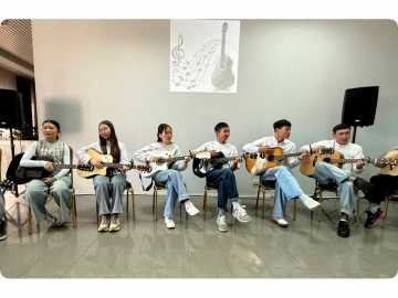 Вечер любительской гитары: когда музыка говорит на языке дружбы