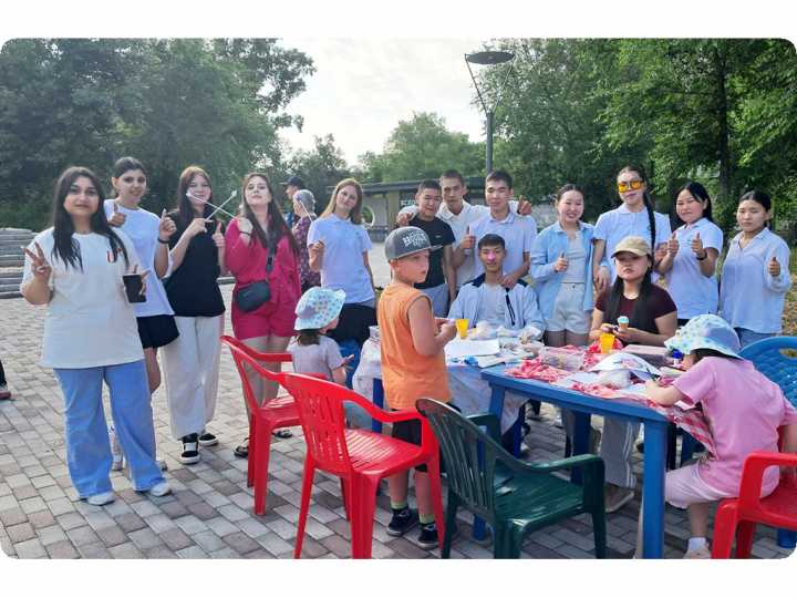 Лето на «ура»: двор, игры и волонтеры СТЭМИ